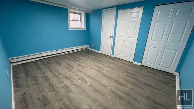 Building Photo - RENEWLY RENOVATED 2 BEDROOM EAST 52 STREET...