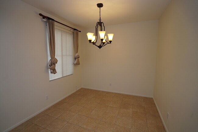 Building Photo - Creekside 3 Bedroom Rental Home in Valencia!