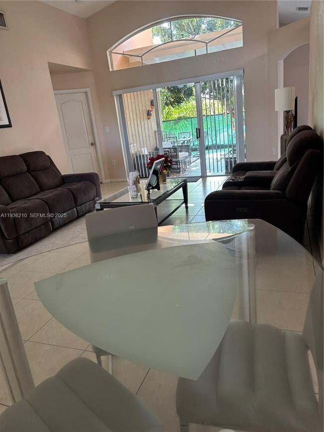 Foto del edificio - 16274 SW 71st Terrace