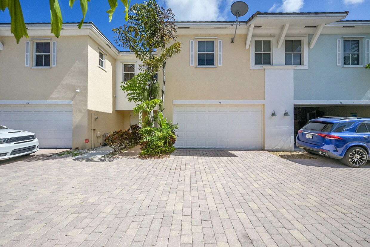 Foto principal - 410 NE 1st Ave