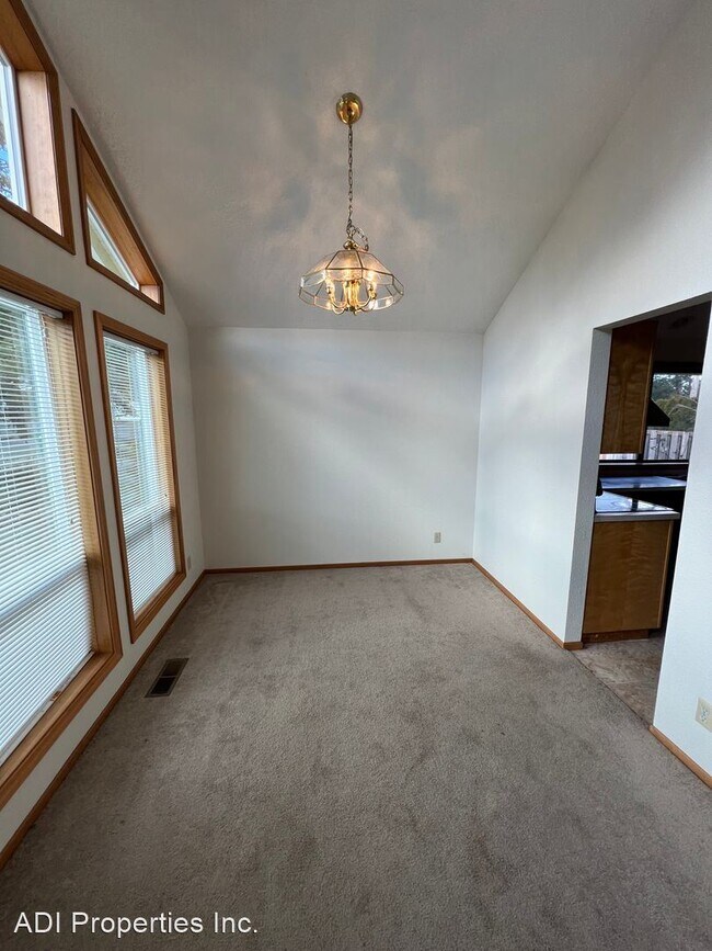 Building Photo - 3 br, 2 bath House - 17805 SW Cody Ln.