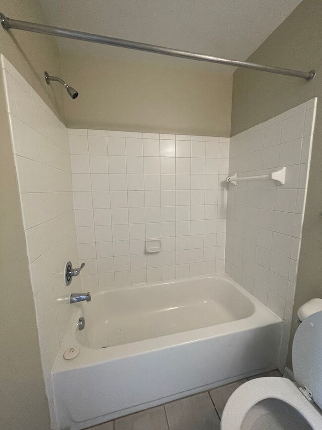 Foto del edificio - 18-1825 Whittaker