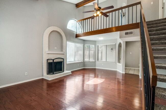 Building Photo - Condo in North Dallas!