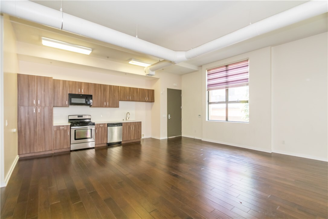 Primary Photo - 815 Fairview #106 Ave