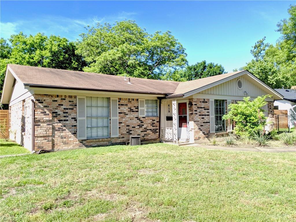 Primary Photo - 619 Long Bow Ln