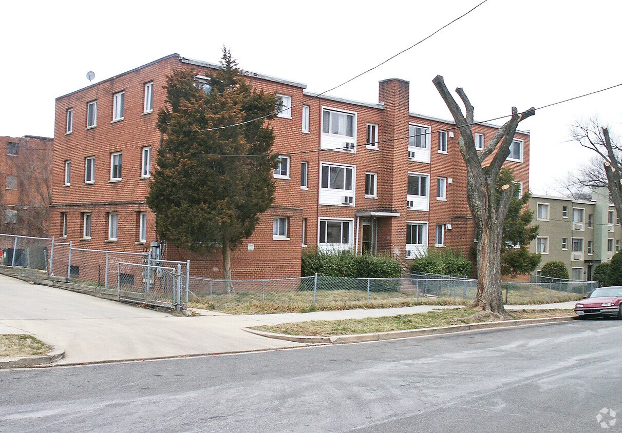 Foto del edificio - 2826 Hartford St SE