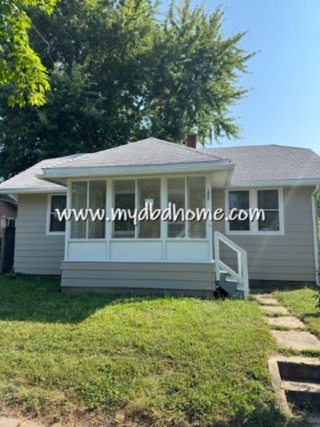 Primary Photo - 2515 Raymond St