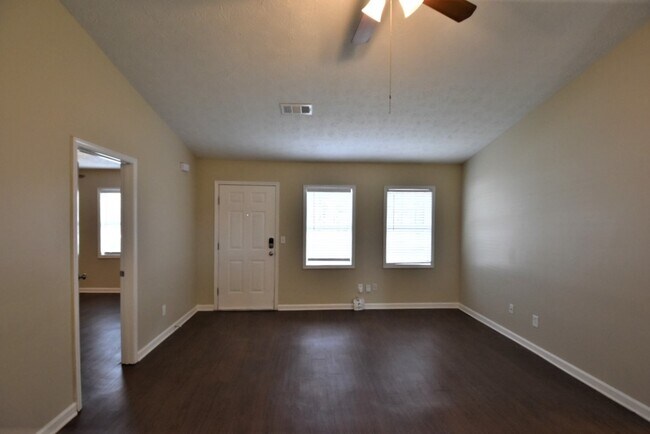 Building Photo - 4038 Warren Rd