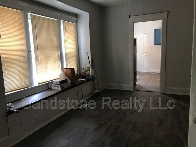 Foto del edificio - 3831 Carlyle Ave