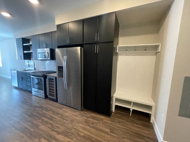 Foto principal - 3000 Brighton Blvd