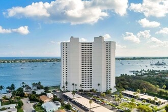 Building Photo - 5200 N Flagler Dr
