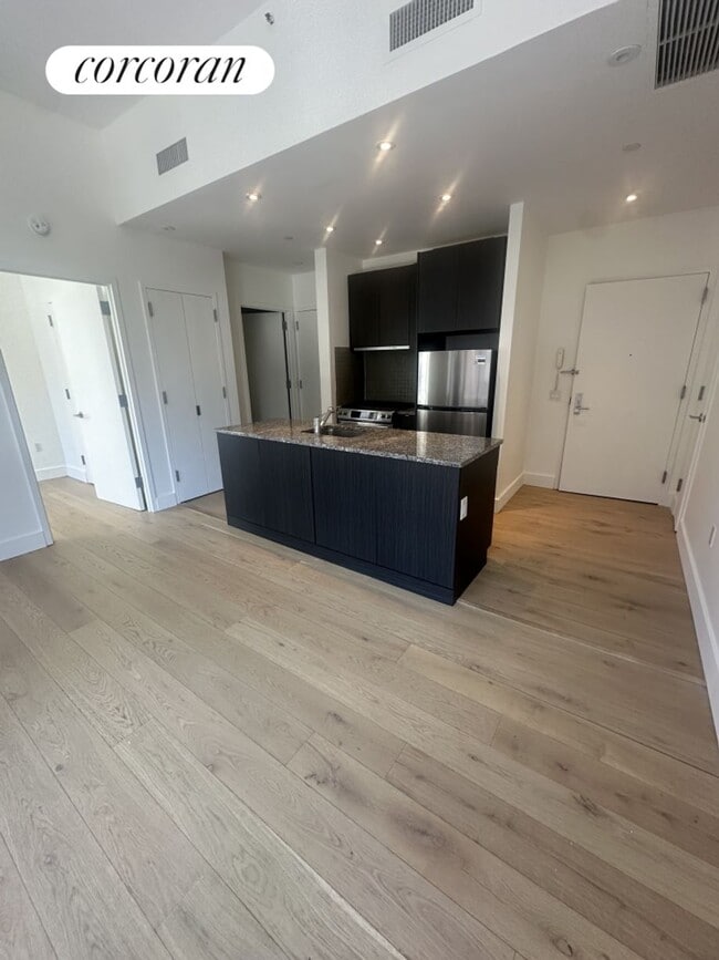 Building Photo - 306 W 48th St