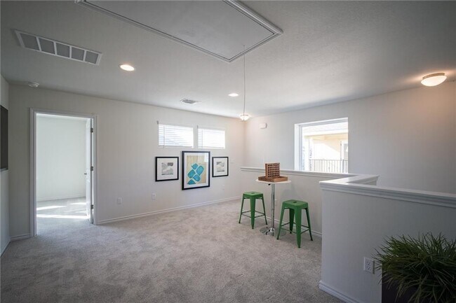 Foto del edificio - 9109 Looksee Ln