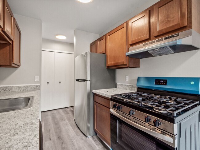 Building Photo - Glenwood Apartments