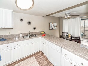 Building Photo - Woodlake Close