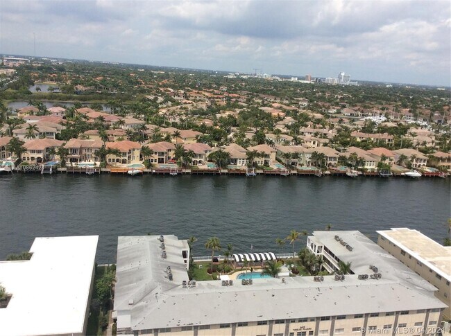 Foto del edificio - 2401 S Ocean Dr