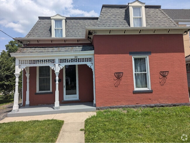 Building Photo - 404 Mill St