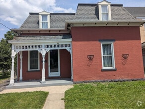 Building Photo - 404 Mill St