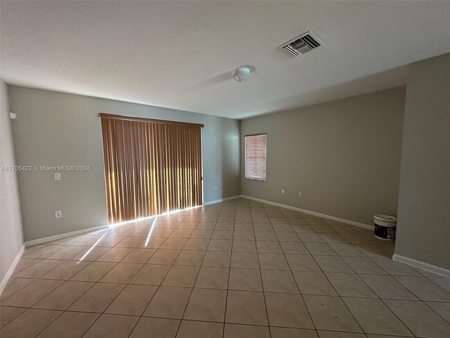 Foto del edificio - 8278 SW 29th St