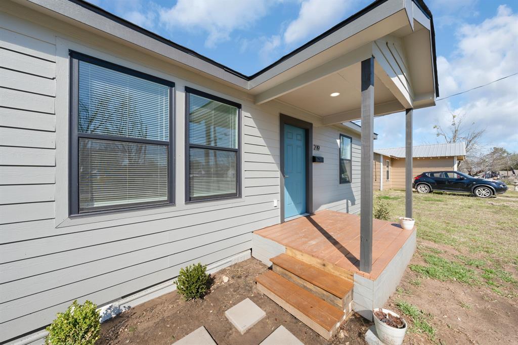 Foto principal - 219 Glover St