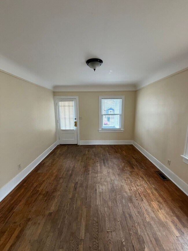 Foto del edificio - 2 Bed / 1 Bath House for Rent — Lansing, MI