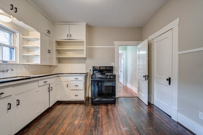 Foto del edificio - 115 Goldenrod St