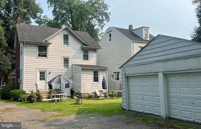 Foto del edificio - 119 Fowler Ave