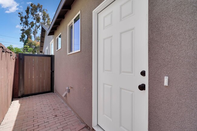 Building Photo - 6268 Montalvo Dr