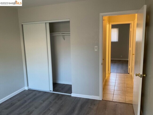 Building Photo - 2121 Lemontree Way