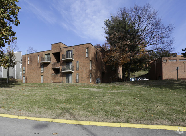 Building Photo - Pinnacle Park