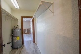 Building Photo - 4692 S E River Rd