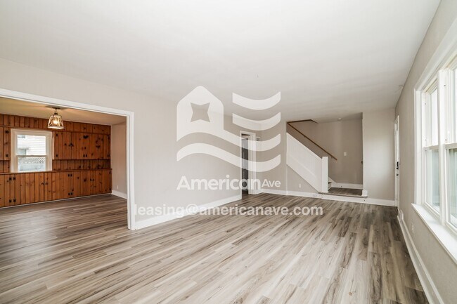 Building Photo - 120 S Cedar St
