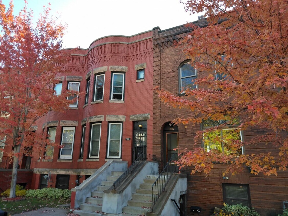 1608 1610 E Superior Street Apartment for Rent in Duluth, MN