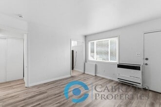 Building Photo - 519 Pitta St