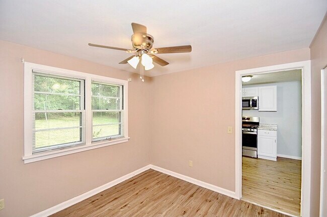 Foto del edificio - 3816 Westview Ave NW