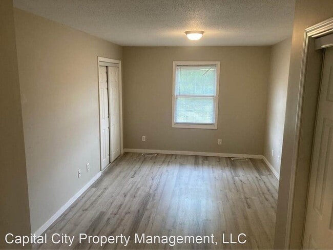 Building Photo - 3 br, 2.5 bath House - 2801 Wellington Dr.