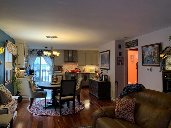 Foto del edificio - 348 Dongan Hills Ave