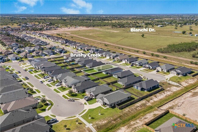 Foto del edificio - 412 Brushy Creek