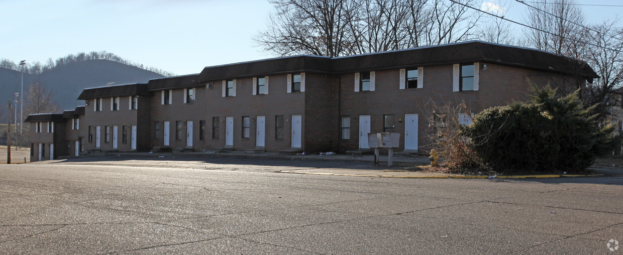 Building Photo - 75 Boundary St