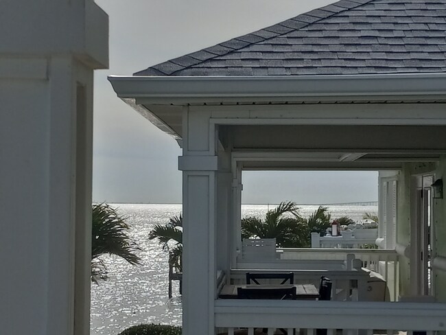 Building Photo - 5260 Coquina Key Dr SE