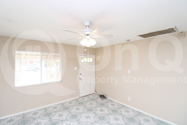 Foto del edificio - 2417 N 20th Dr