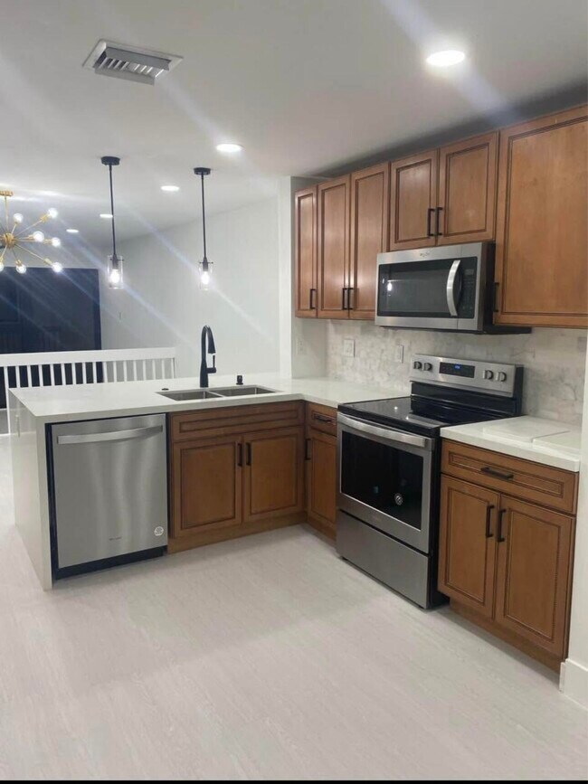 Building Photo - 12416 Westhampton Cir
