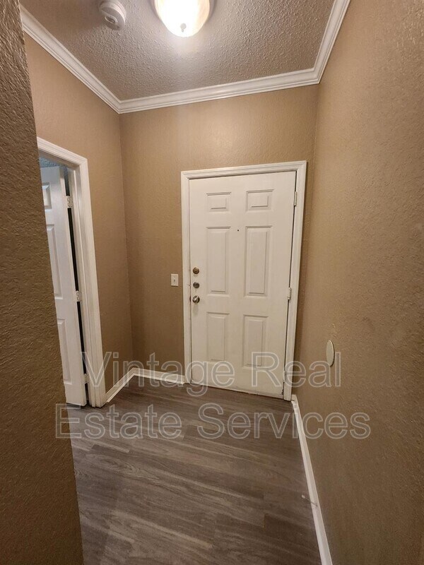 Building Photo - 18001 Richmond Place Dr