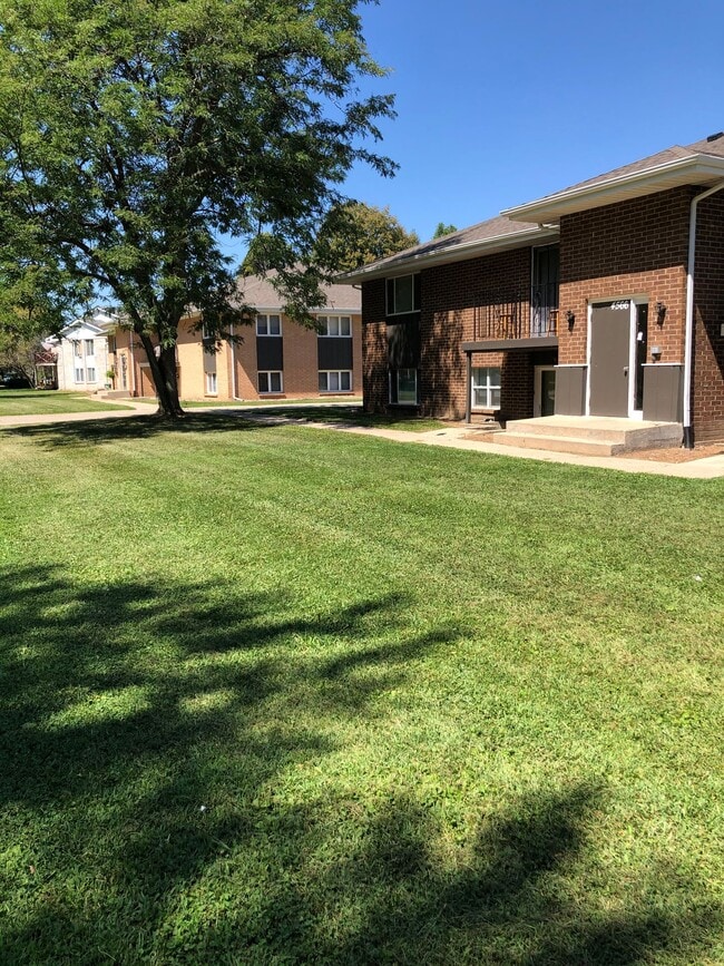 Building Photo - 4566 Governors Dr