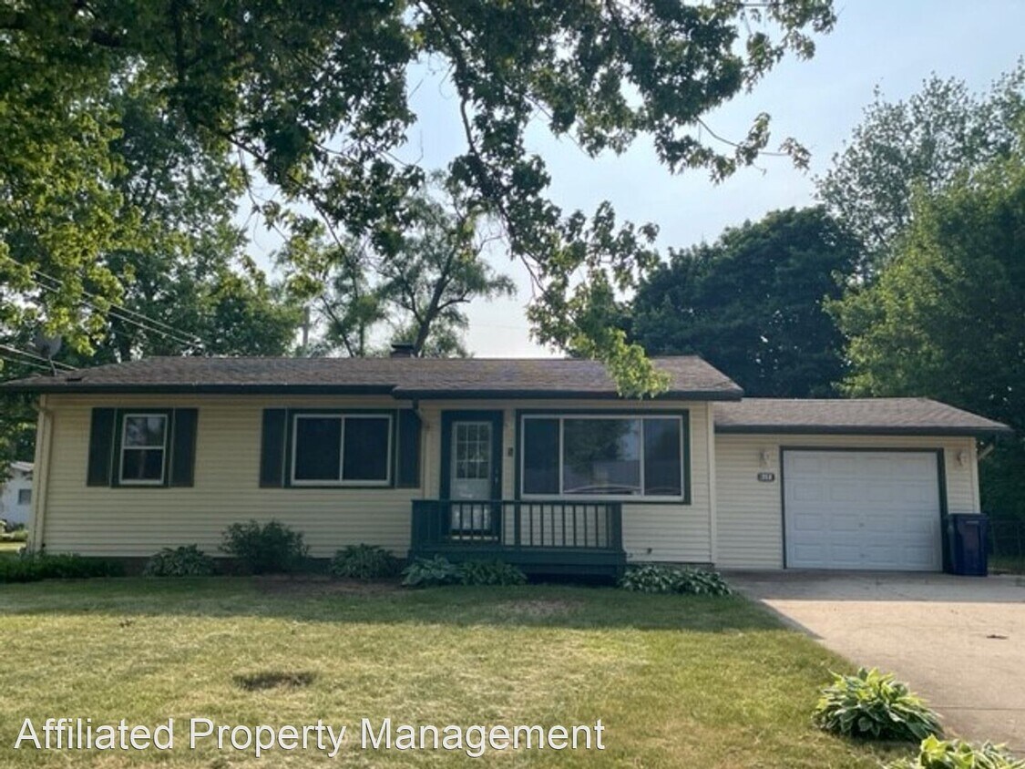 3 br, 2 bath House 2950 Iris Dr House Rental in Beloit, WI