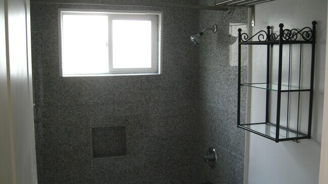 Building Photo - 3747 E Roberta Dr