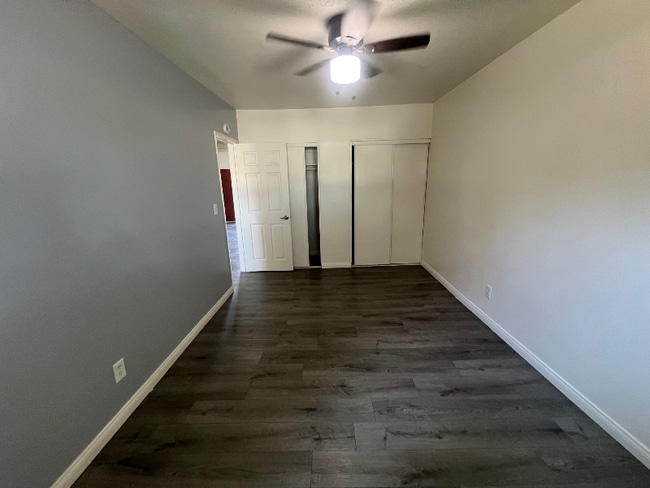 Building Photo - 1133 E Alosta Ave