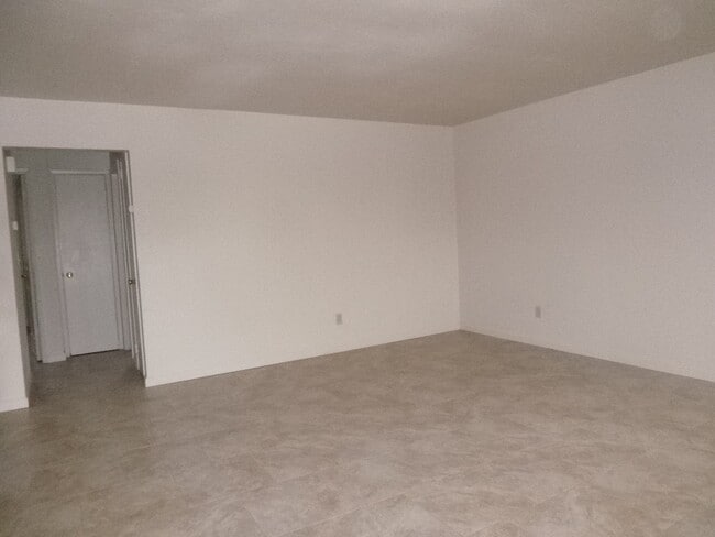 Foto del edificio - 3355 San Mateo Ct