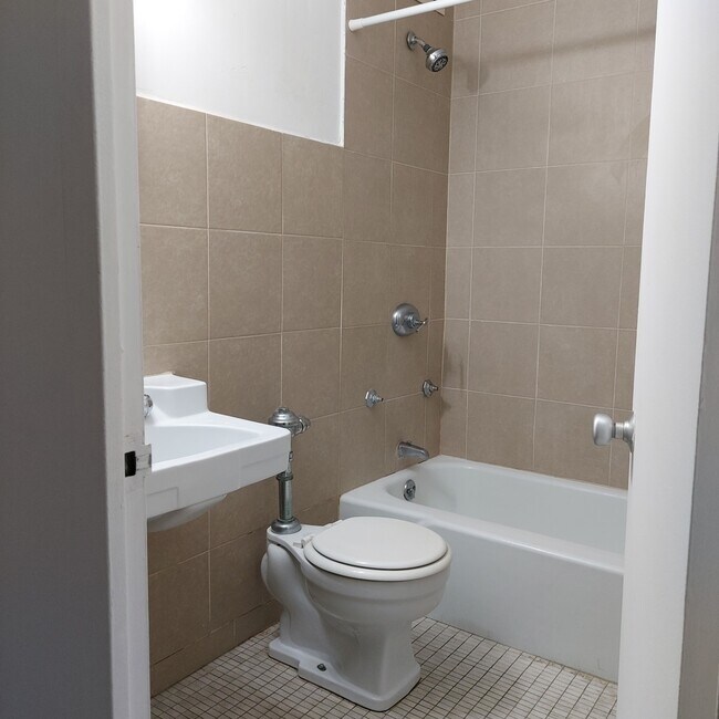 Foto del edificio - 1451 E 55th St