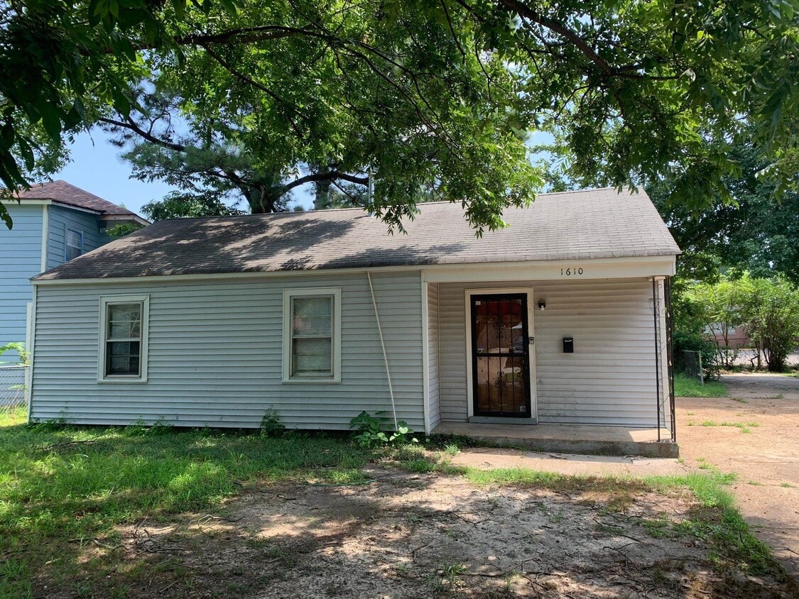 Primary Photo - 1610 Ozan St